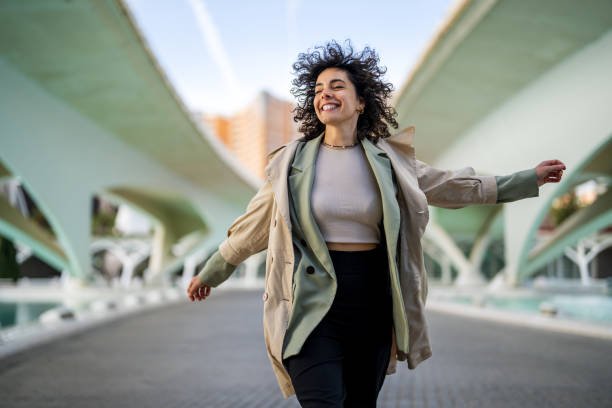 The Psychology of Confidence: What Truly Makes Women Magnetic