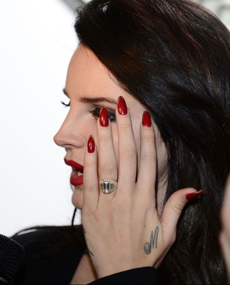 “Rich Girl Nails”: Old Money-Inspired Manis That Look Ultra-Luxurious